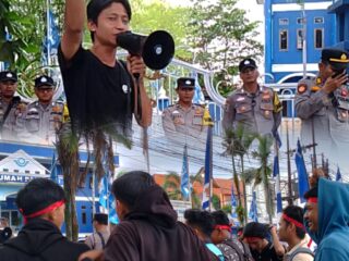 Aktivis BALAPATISIA Geruduk DPW PAN Riau, Minta Roni Pasla Dicopot dari DPRD Pekanbaru